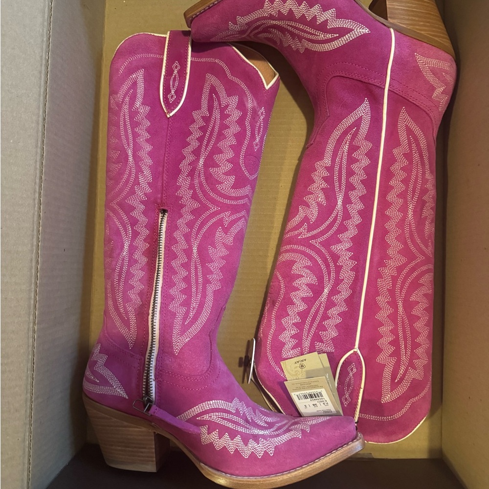 Ariat pink cowgirl boots